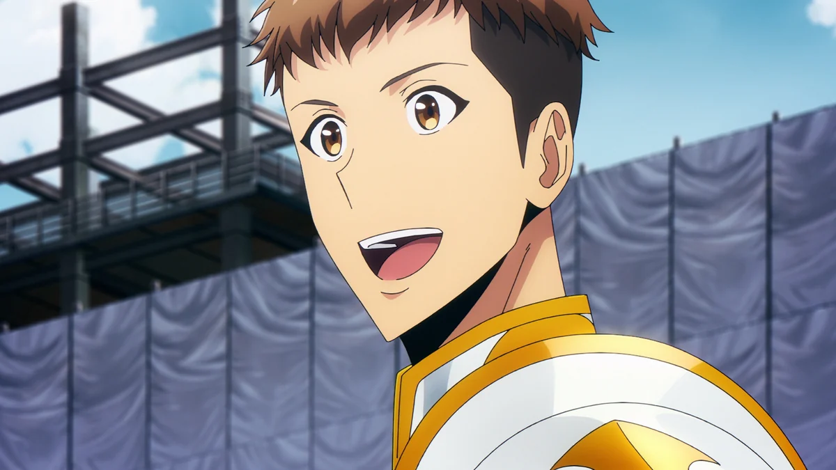 Yoo Jinho smiles in white-and-gold armour, with scaffolding and fabric screens behind him.